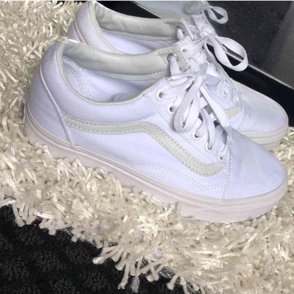 White old skool vans low top